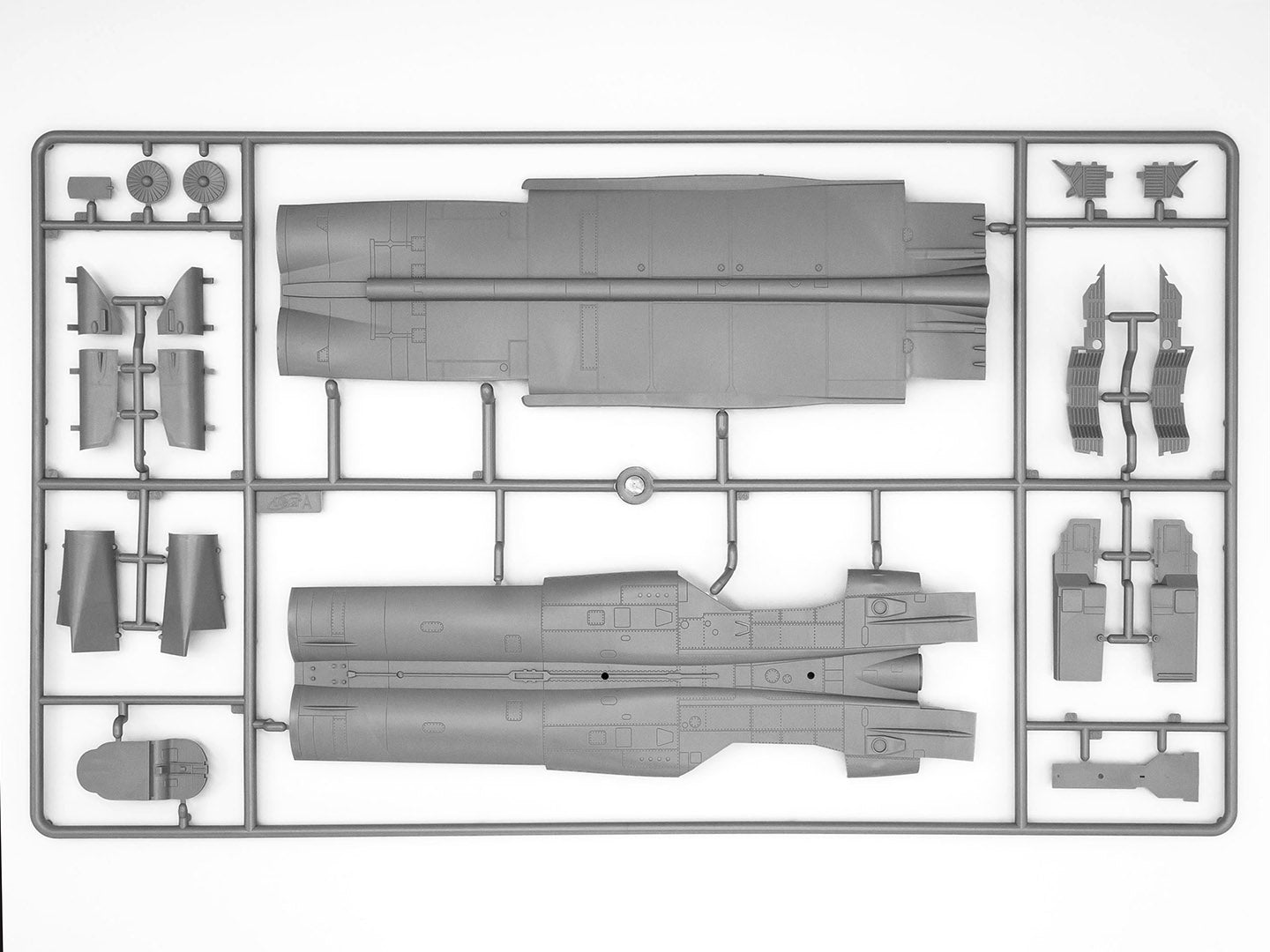 ICM 48902 Plastic model kit aircraft 1:48 Soviet reconnaissance plane MiG-25 RB
