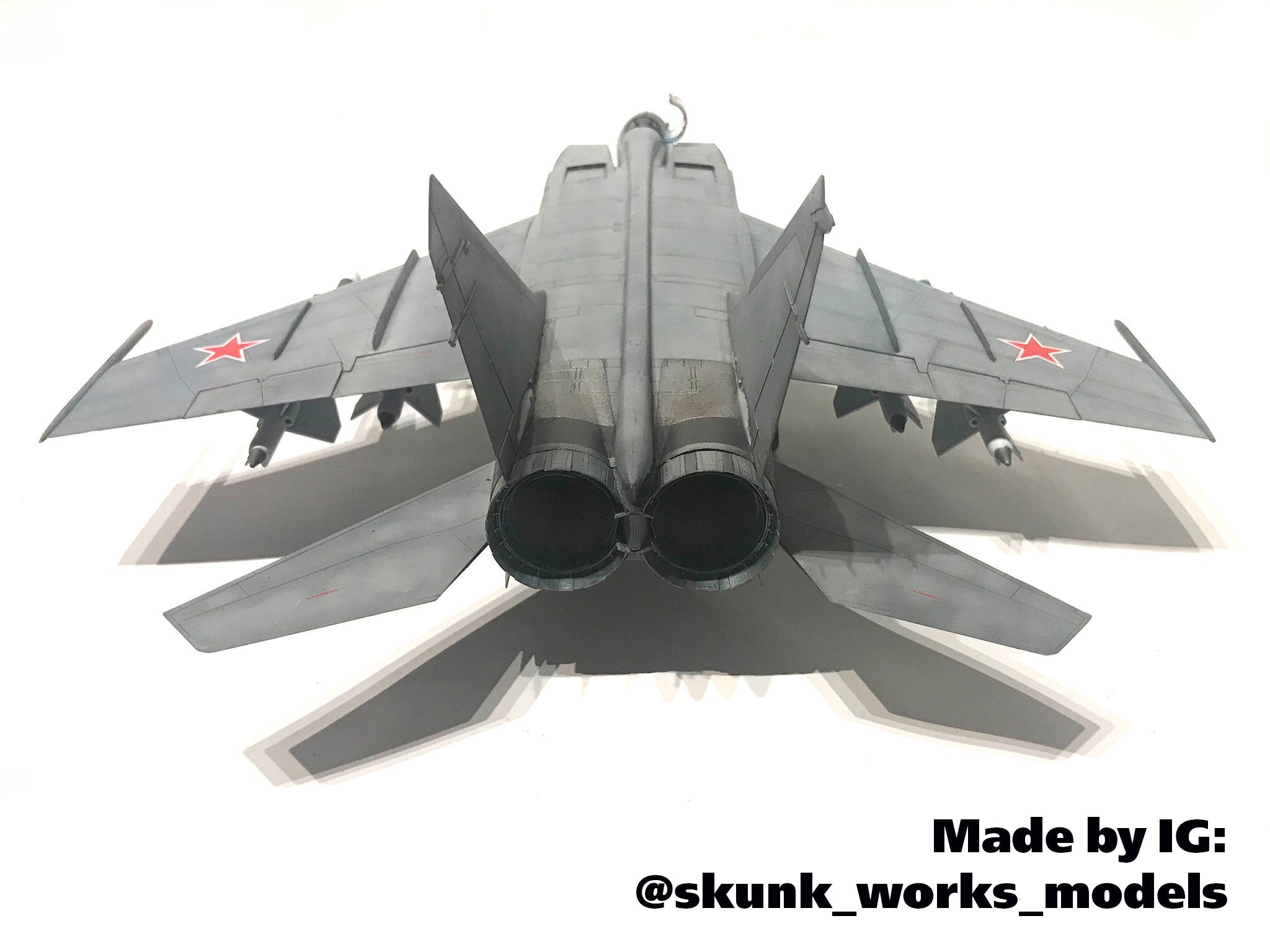 ICM 48903 Plastic model kit aircraft 1:48 MiG-25 PD, Soviet Interceptor Fighter