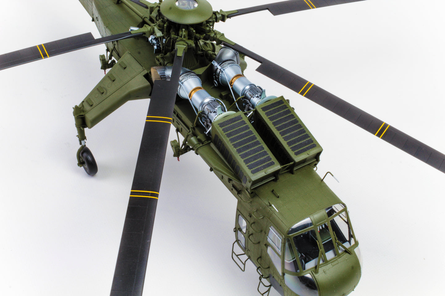 ICM 53054 kit model helicopter 1:35 Sikorsky CH-54A Tarhe US heavy helicopter