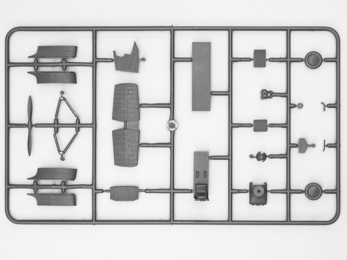 ICM 72051 Plastic model kit aircraft Scale 1:72 I-1 (IL-400b) Soviet fighter