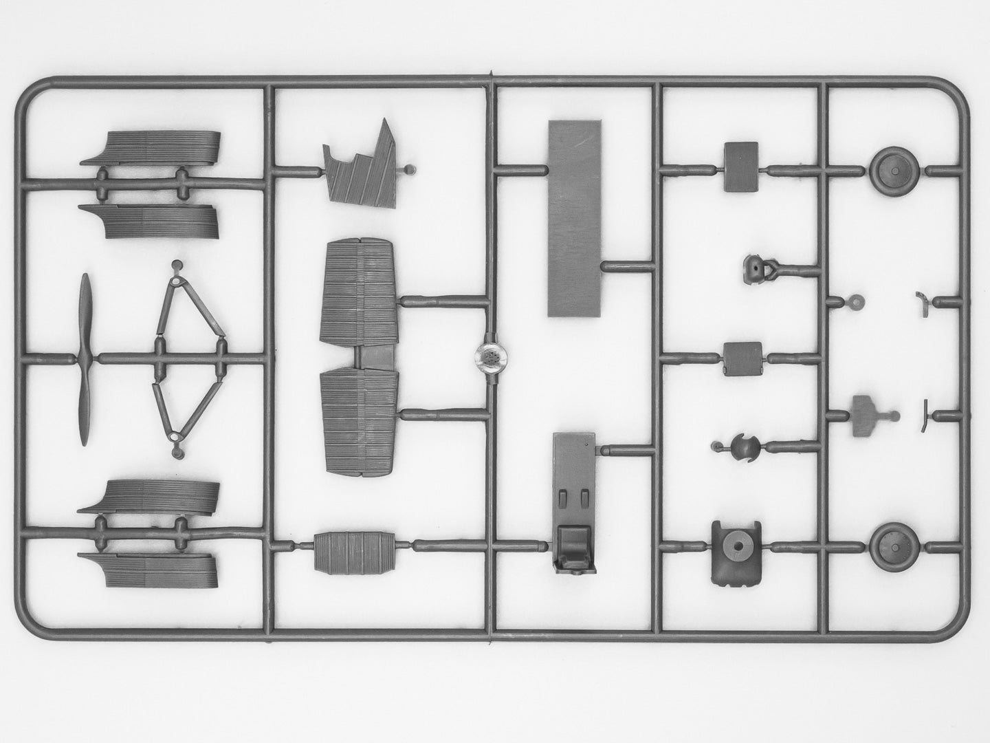 ICM 72051 Plastic model kit aircraft Scale 1:72 I-1 (IL-400b) Soviet fighter