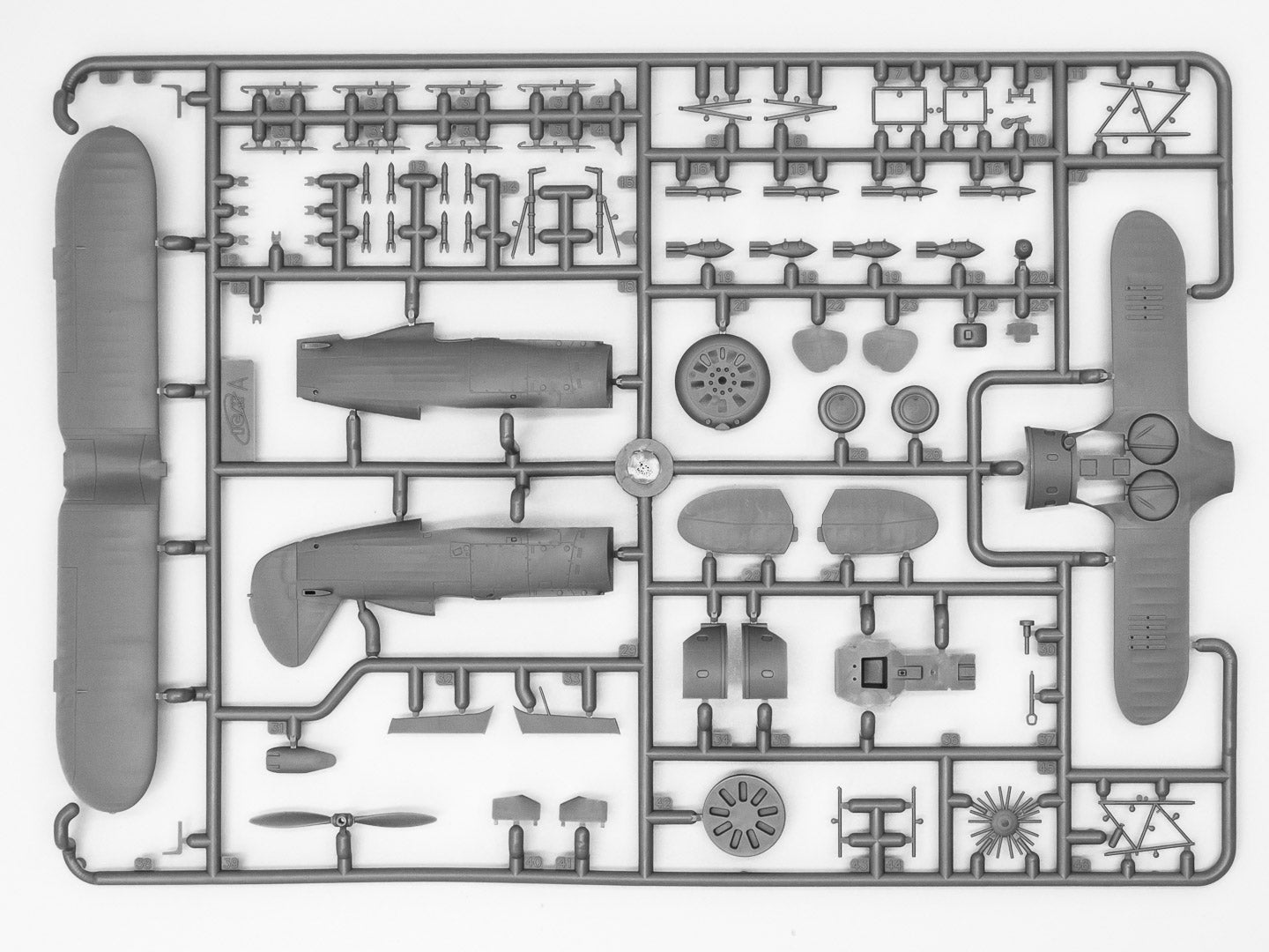 ICM 72075 Plastic model kit Scale aircraft 1:72 I-153, winter modification WWII