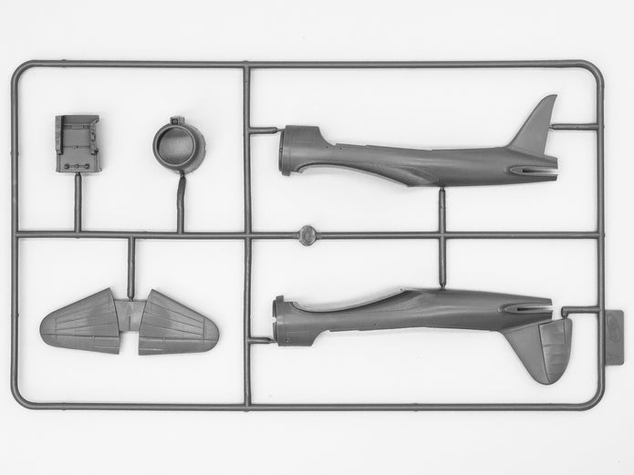 ICM 72082 Plastic model kit aircraft 1:72 Su-2R WWII Soviet reconnaissance plane