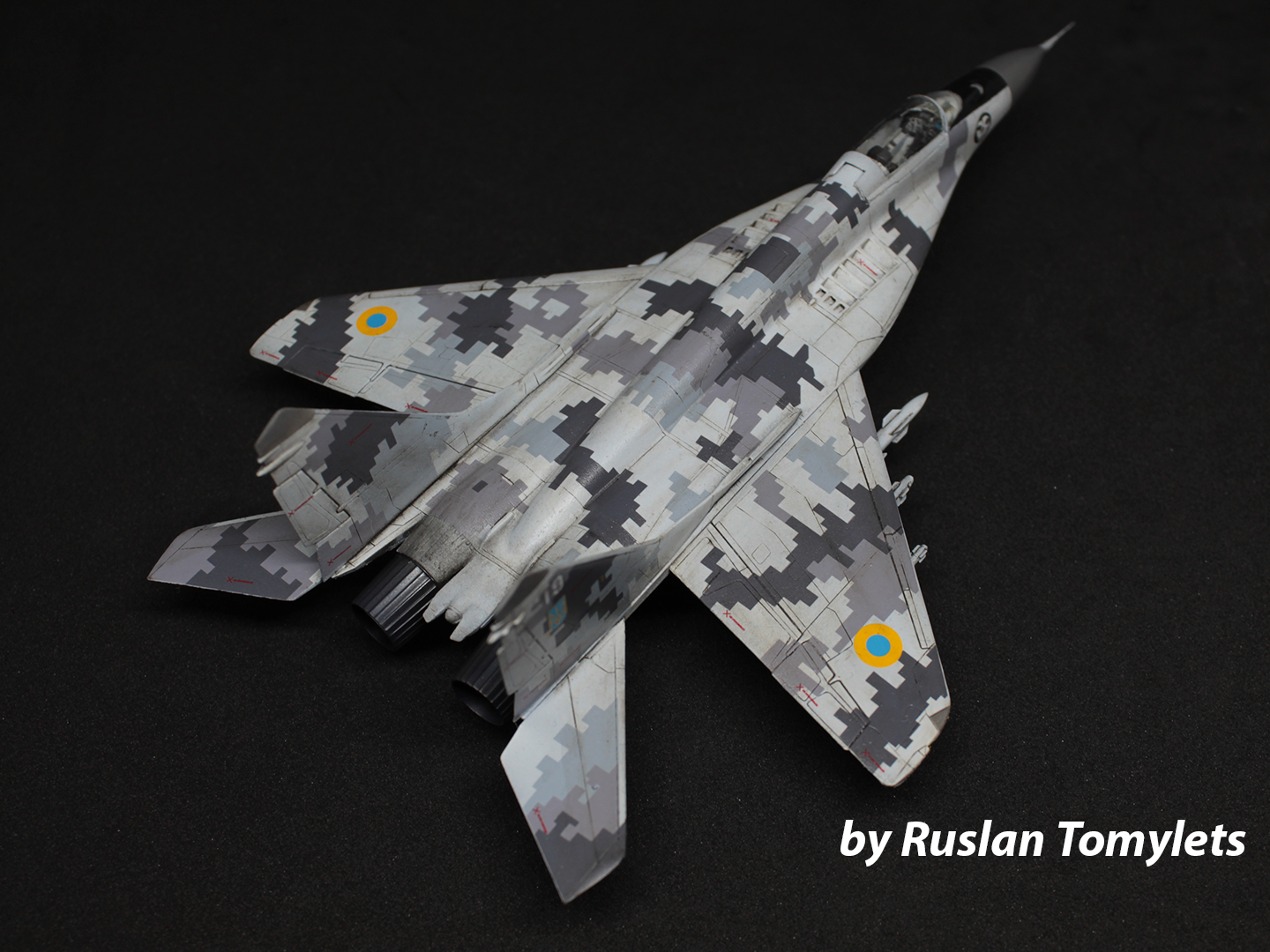 ICM72140 Plastic model aircraft kit 1:72 Ghost of Kyiv MIG29 Ukrainian Air Force