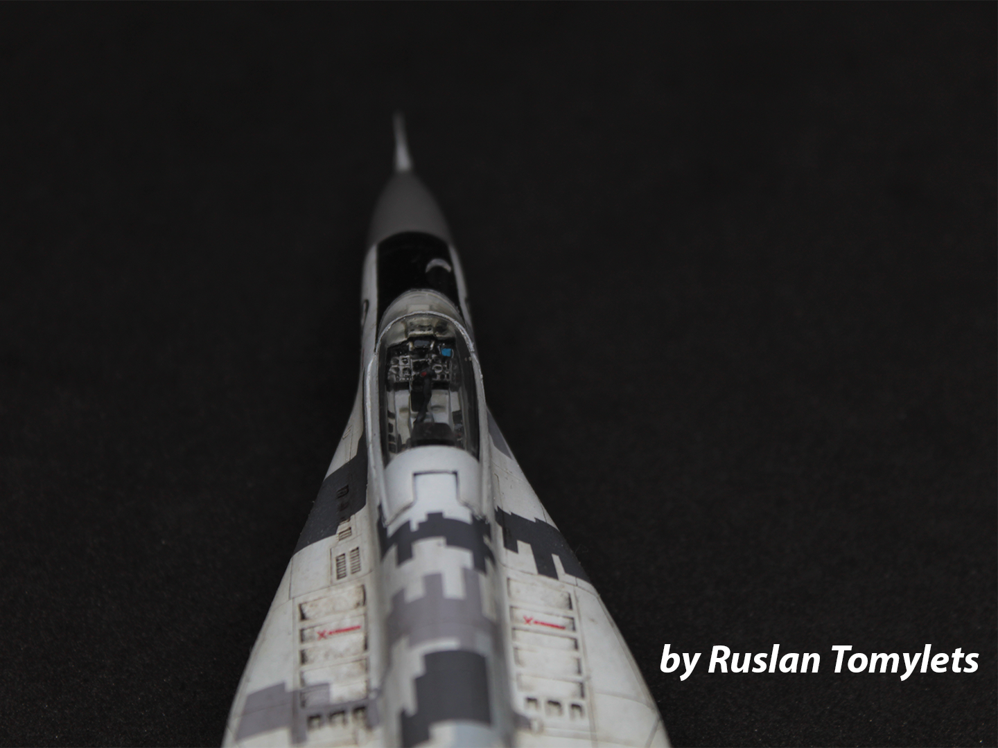 ICM72140 Plastic model aircraft kit 1:72 Ghost of Kyiv MIG29 Ukrainian Air Force