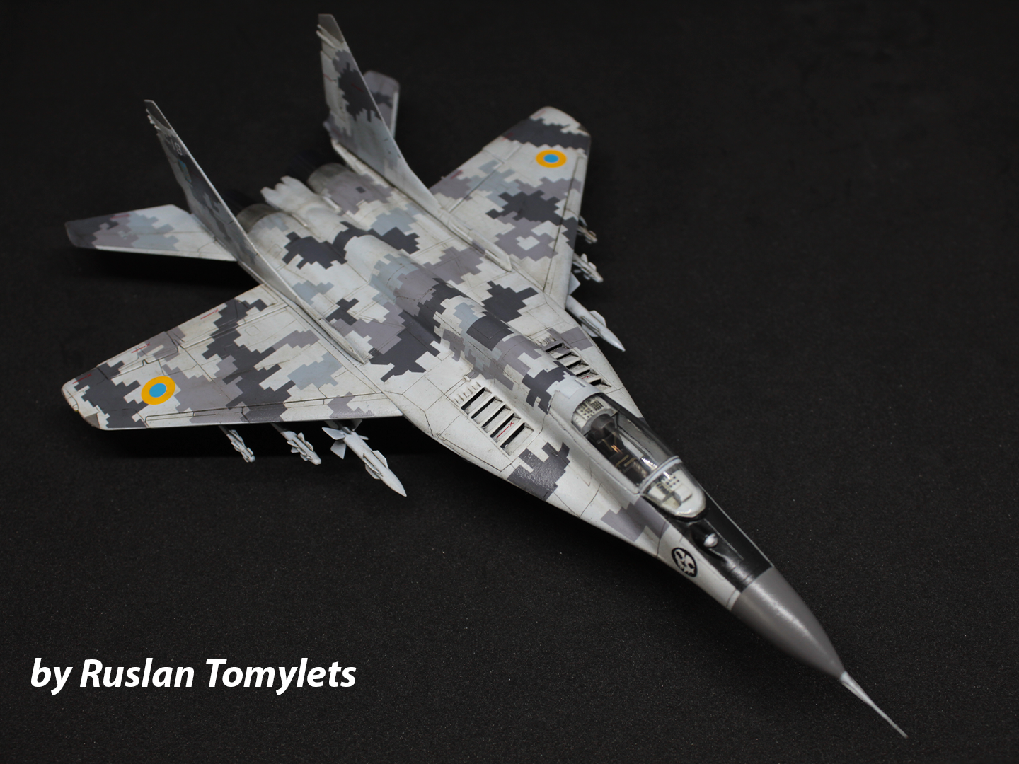 ICM72140 Plastic model aircraft kit 1:72 Ghost of Kyiv MIG29 Ukrainian Air Force
