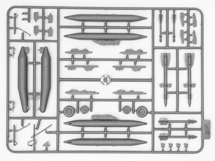 ICM 72143 Scale aicraft 1/72 Radar Hunter MiG-29 “9-13” Ukrainian Fighter HARM