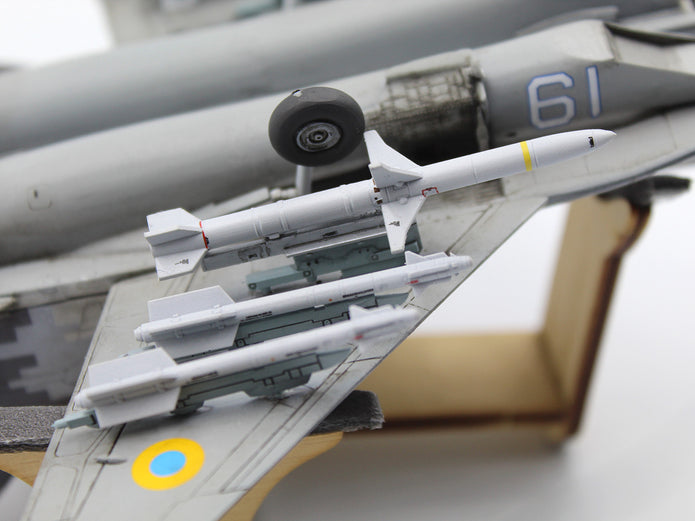 ICM 72143 Scale aicraft 1/72 Radar Hunter MiG-29 “9-13” Ukrainian Fighter HARM