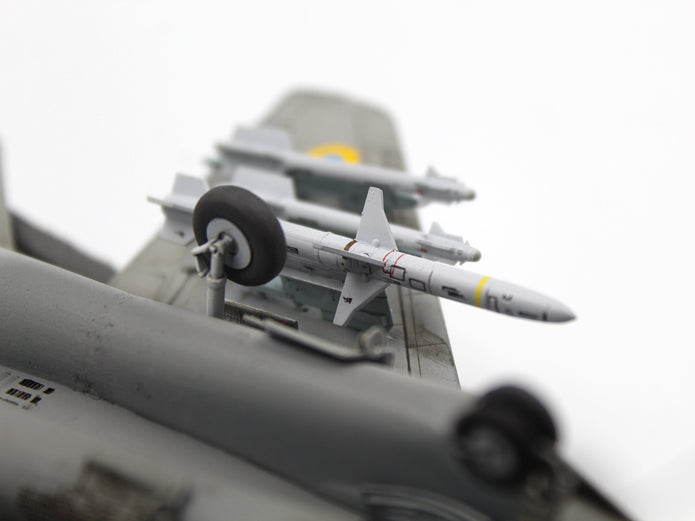 ICM 72143 Scale aicraft 1/72 Radar Hunter MiG-29 “9-13” Ukrainian Fighter HARM