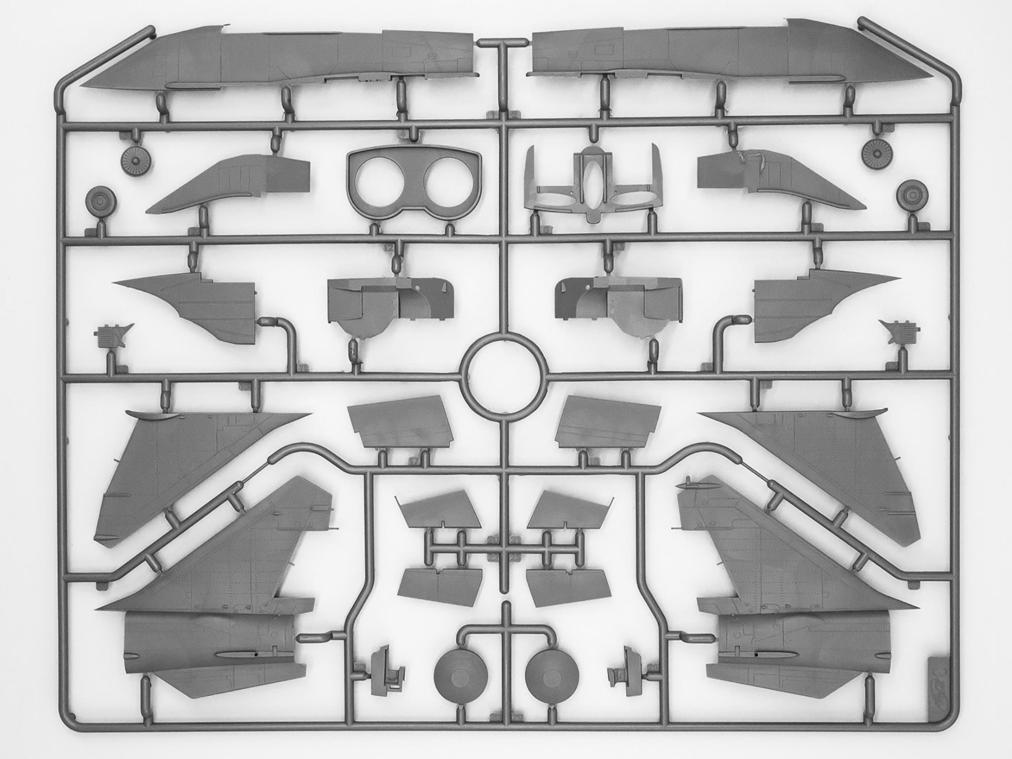 ICM 72174 Scale model aircraft kit 1:72 MiG-25 RBF, Soviet Reconnaissance Plane