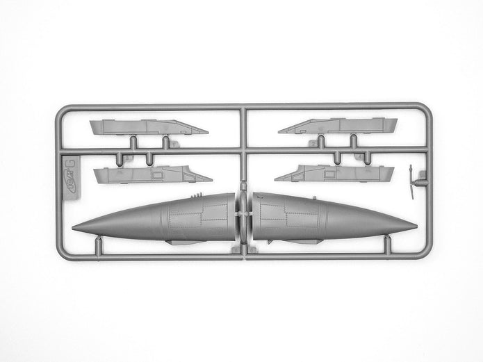ICM 72177 Plastic model kit aircraft 1:72 MiG-25PD, Soviet fighter-interceptor
