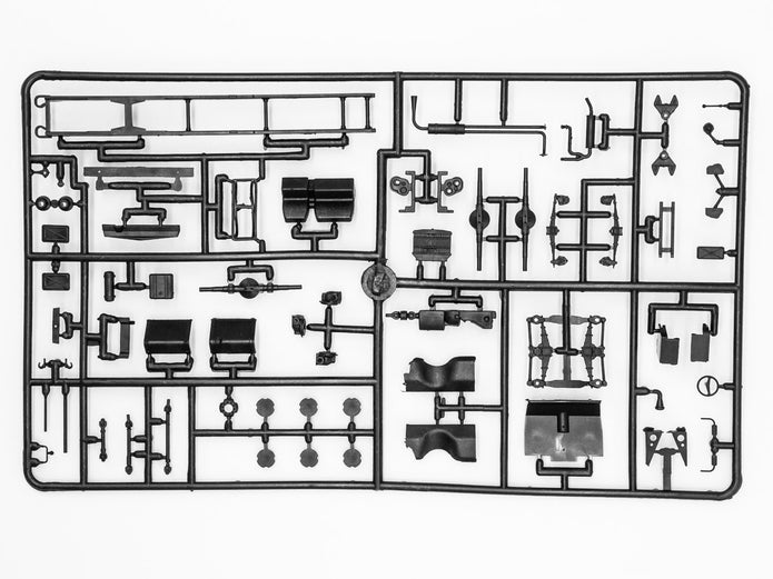 ICM 72711 Plastic model car kit Scale 1:72 Ural-375D Soviet Army cargo truck