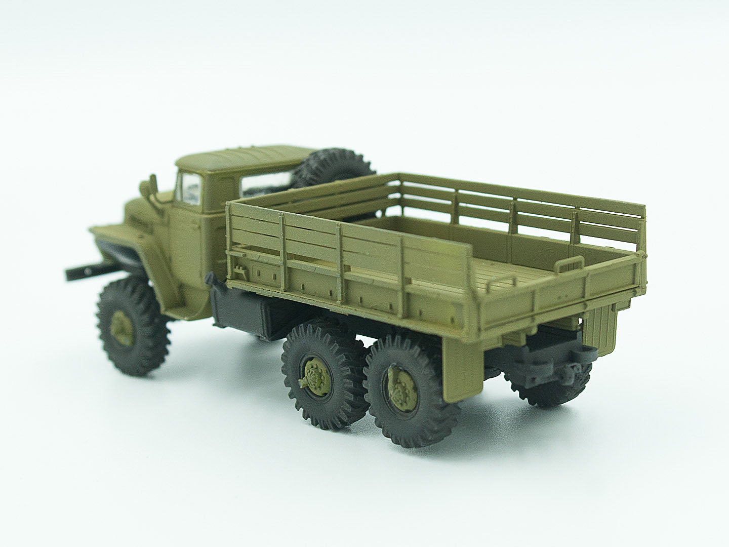 ICM 72711 Plastic model car kit Scale 1:72 Ural-375D Soviet Army cargo truck