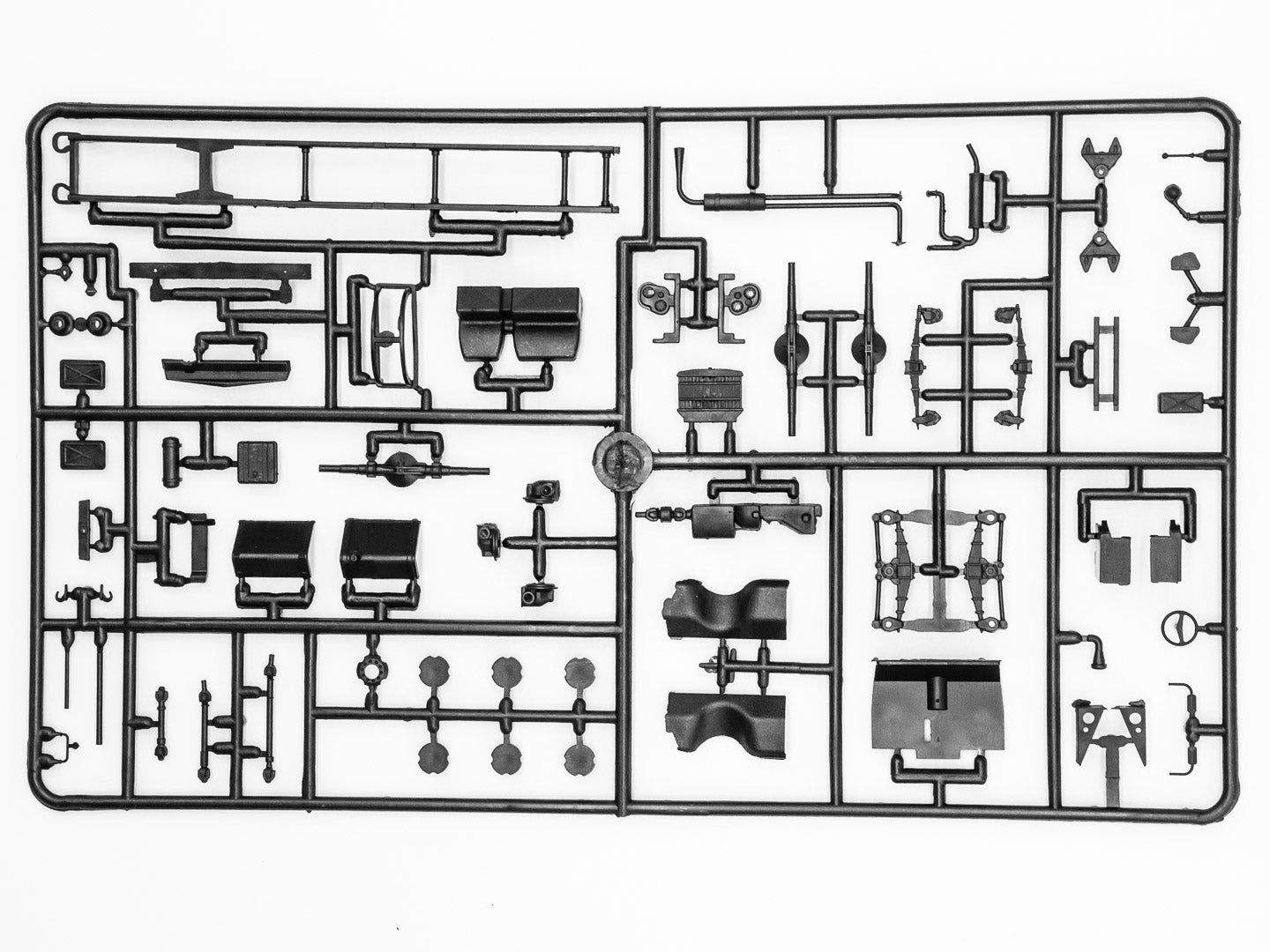 ICM 72713 Plastic model kit Scale 1:72 ATZ-5-375 Fuel bowser model kits plastic