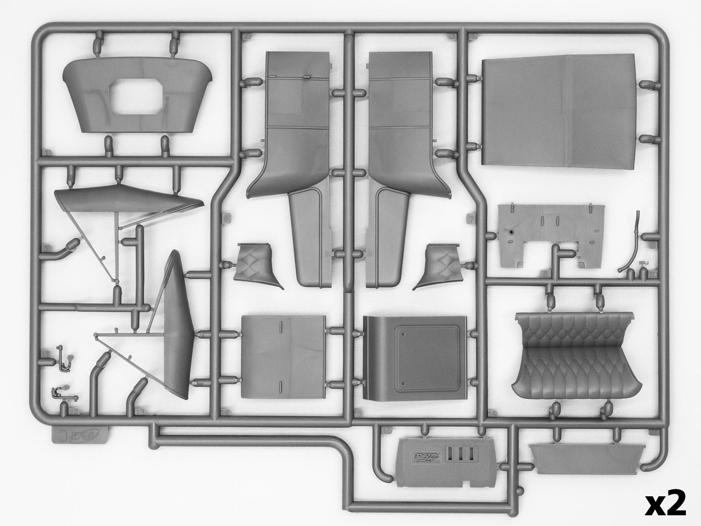 The Various ‘Tin Lizzie’ Scale 1:24 ICMDS2402 Plastic Model Car Kit