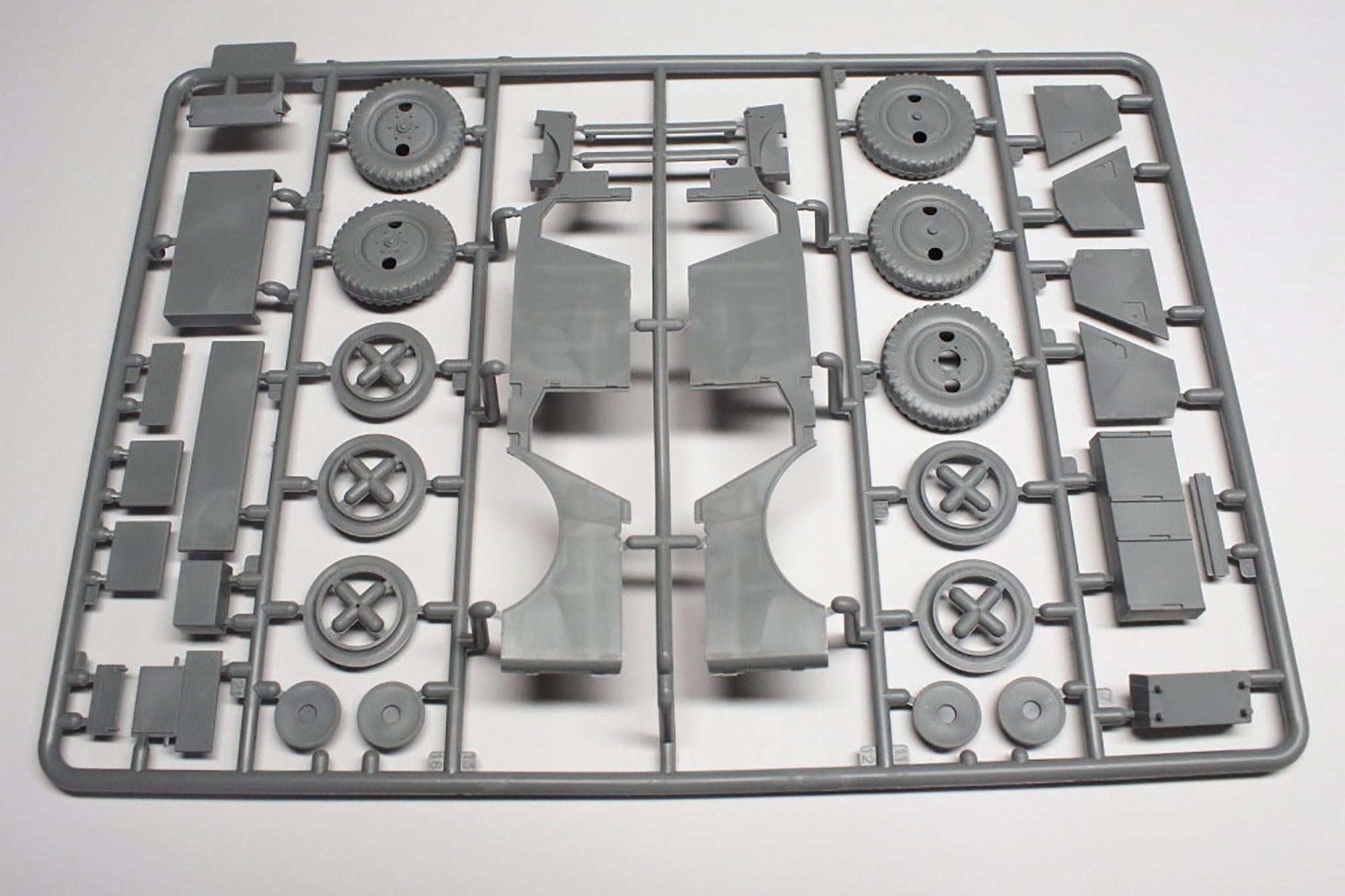 ICMDS3503 model kit Cars 1:35 Wehrmacht Off-Road Kfz.1, Horch 108 Typ 40, L1500A