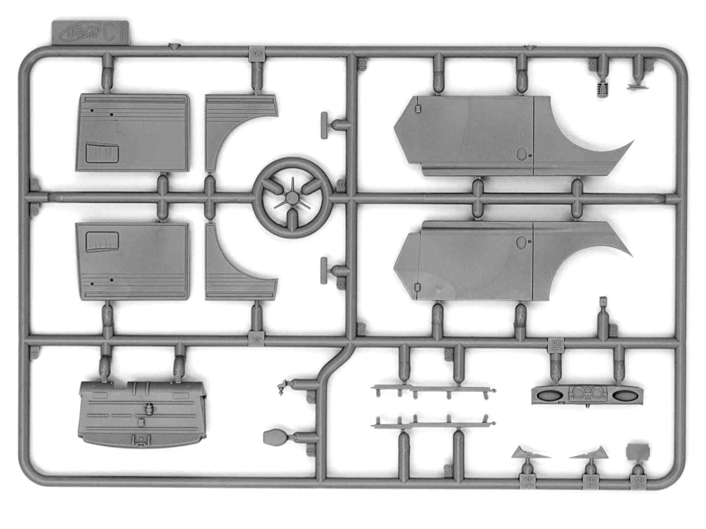 ICM DS3504 model kit 1:35 WWII-era German vehicle Personnel Cars (Kadett K38 Kapitan Admiral)