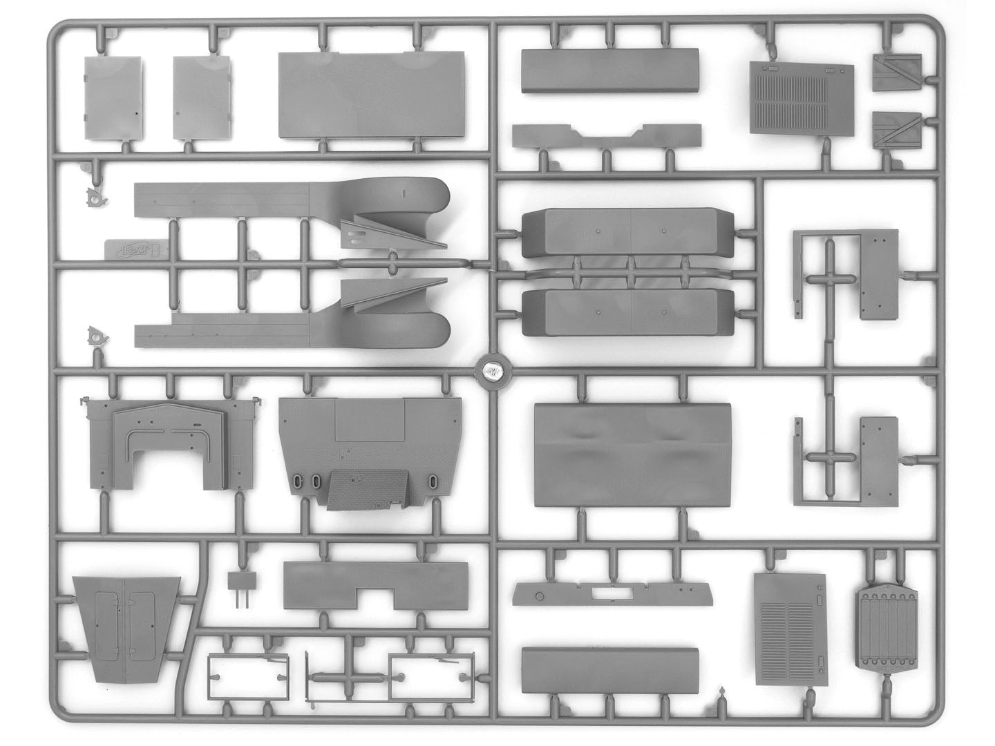 ICM DS3508 model Trucks kit 1:35 Wehrmacht 3axle Henschel33D1 KruppL3H163 LG3000