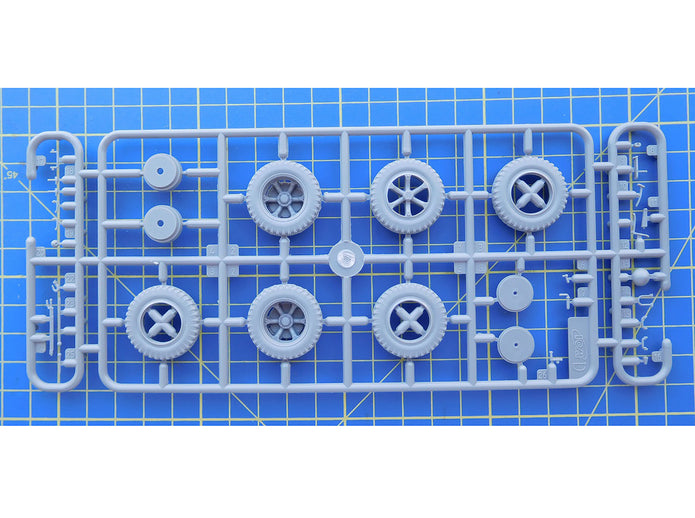 ICM DS3509 Scale 1:35 Wehrmacht Radio Trucks Henschel 33D1 Kfz.72, L3H163 Kfz.72