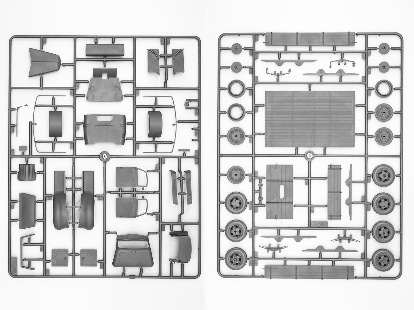 Wehrmacht Self-propelled AA vehicles Scale 1:35 ICMDS3526 Plastic Model Car Kit