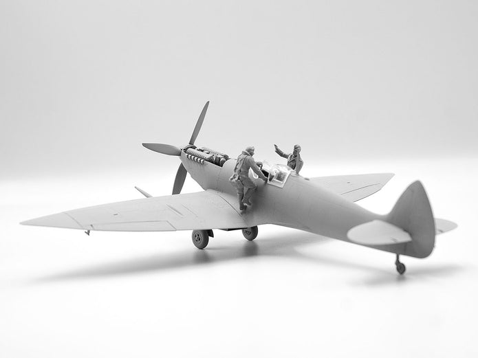 ICM DS4802 Plastic model aircraft kit  + figures Scale 1:48 WWII RAF Airfield