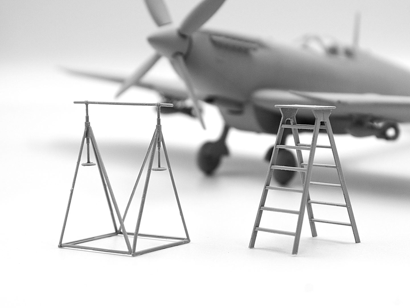 ICM DS4802 Plastic model aircraft kit  + figures Scale 1:48 WWII RAF Airfield
