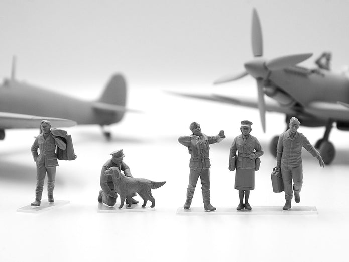 ICM DS4802 Plastic model aircraft kit  + figures Scale 1:48 WWII RAF Airfield
