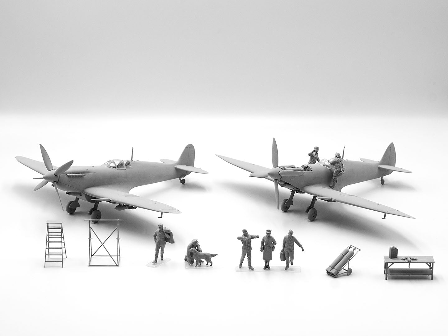 ICM DS4802 Plastic model aircraft kit  + figures Scale 1:48 WWII RAF Airfield