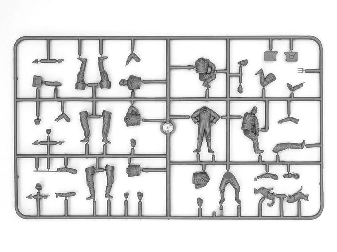 Airfield of the Luftwaffe bomber group Scale 1:48 ICMDS4805 Plastic Model Figures Kit