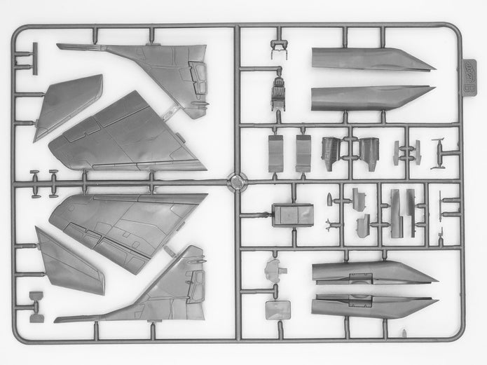 ICMDS7203 kit 1:72 Soviet airfield 1980s Mikoyan-29 9-13 APA-50M ZiL-131 ZiL-131