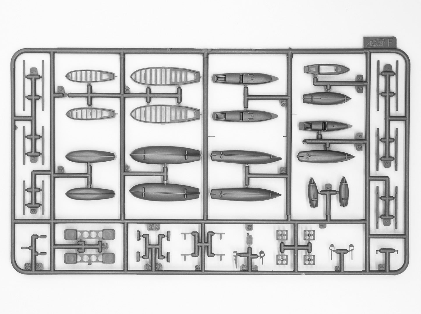 ICM S002 Plastic model ships kit 1:350 Grosser Kurfurst WWI German battleship
