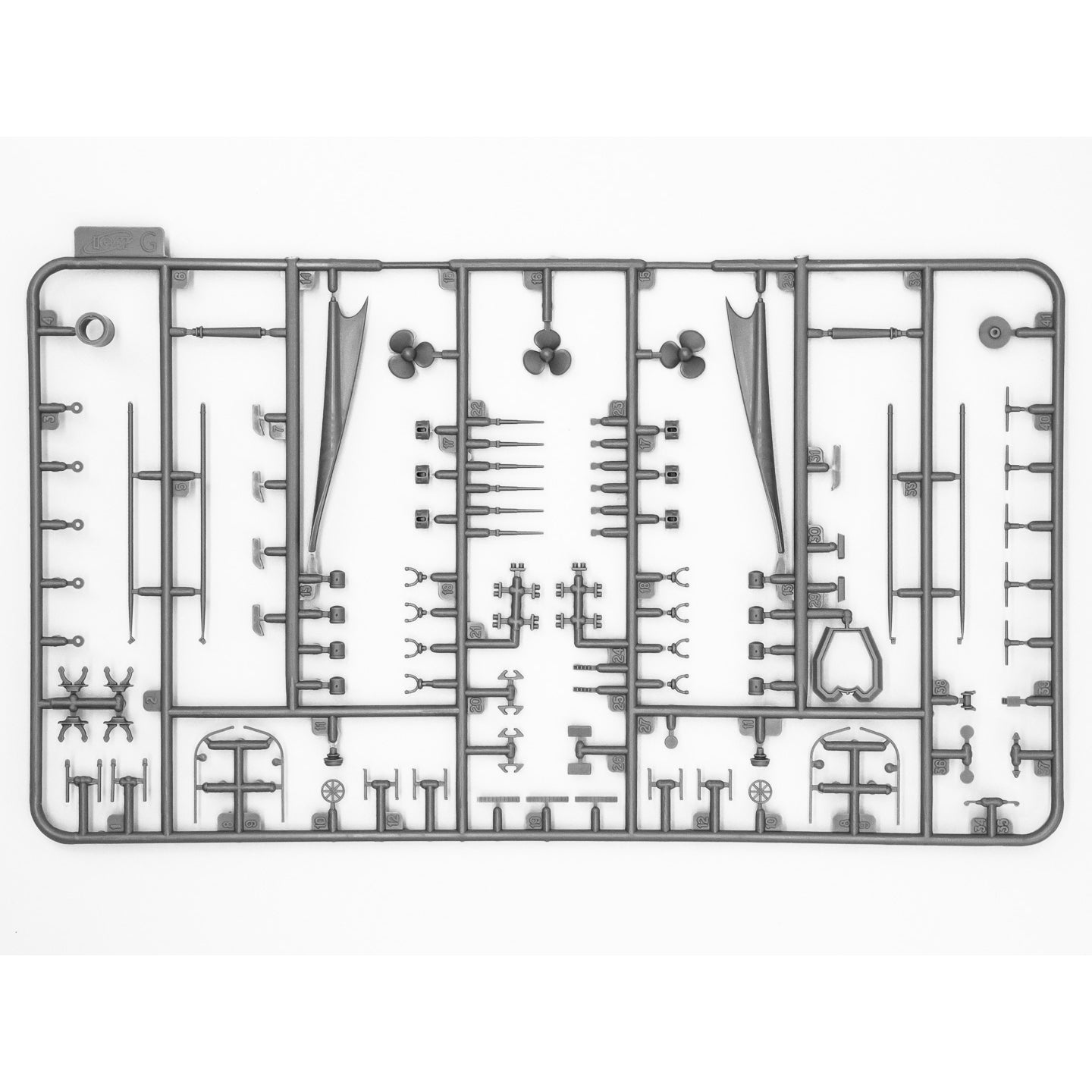ICM S005 Plastic model ship kit Scale 1:350 Markgraf' WWI German battleship