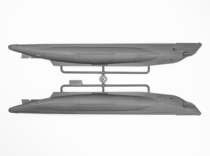 ICM S009 Plastic model kit Scale 1:144 U-Boat Type IIB (1939) German submarine