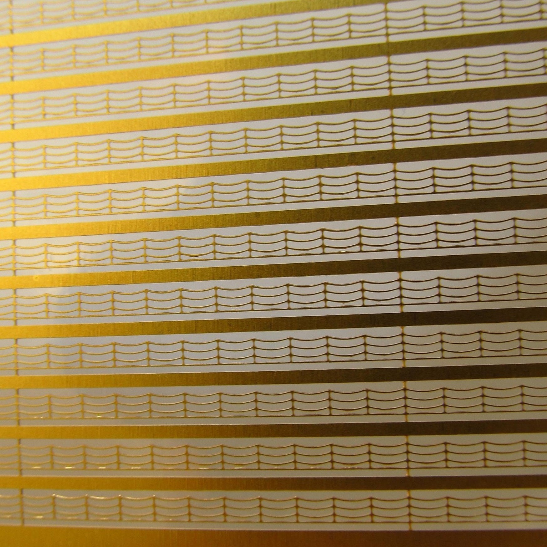 Three stranded rail with sags Scale 1:700 Metallic Details MD70003