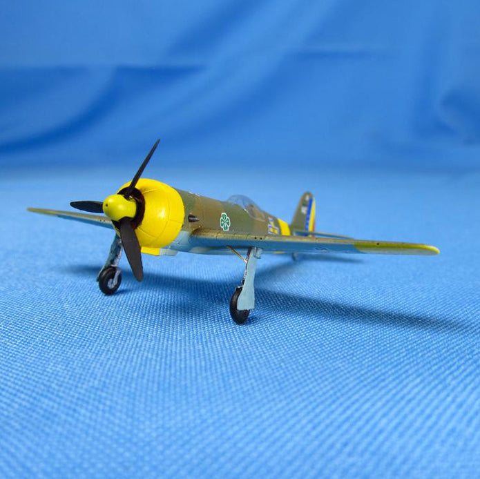IAR 80 Aircraft Model Kit Scale 1:144 Metallic Details MDR14426