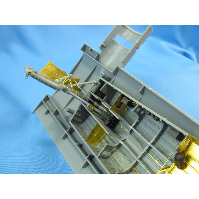 Consolidated B-24 Liberator, Wheel Bays detailing set (for HobbyBoss) Scale 1:32 Metallic Details MDR3202