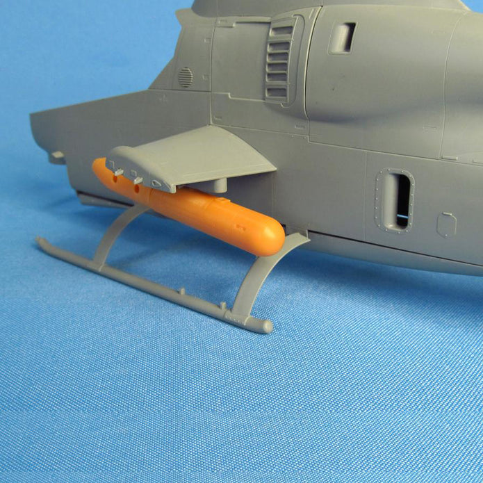 M18 gun pod with M134 Minigun Scale 1:32 Metallic Details MDR3212