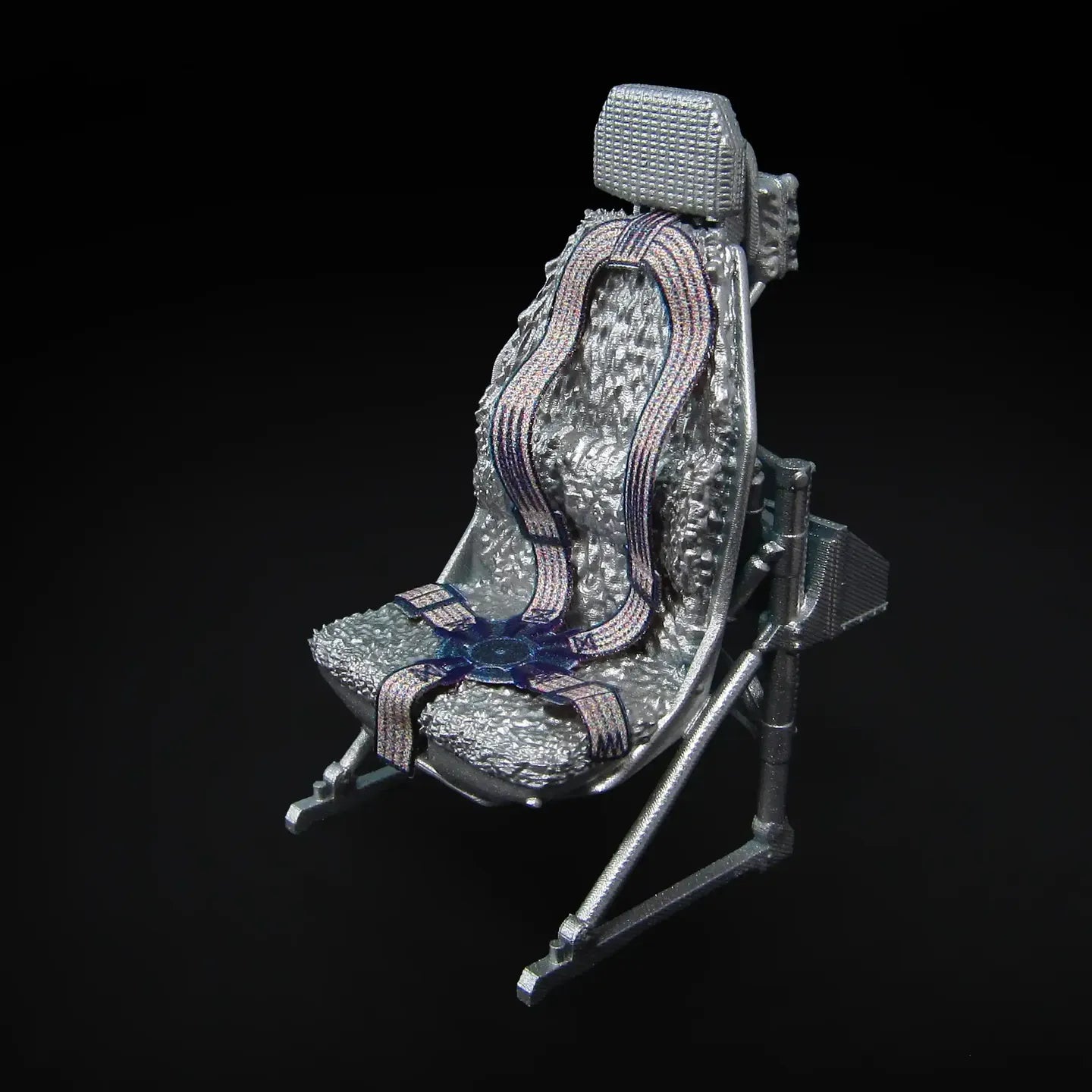 Pilot seats for UH-60, SH-60, MH-60 early Scale 1:32 Metallic Details MDR3259