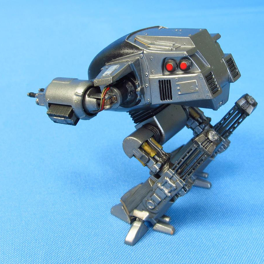 Fighting robot D-209 Scale 1:35 Metallic Details MDR3522