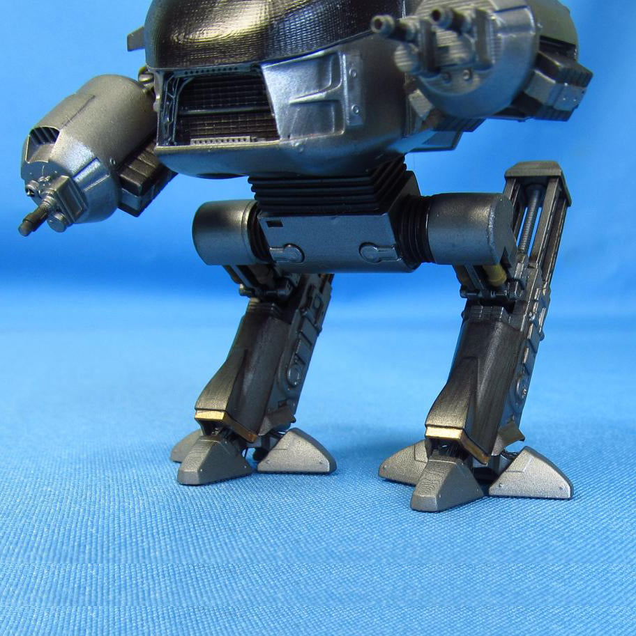 Fighting robot D-209 Scale 1:35 Metallic Details MDR3522