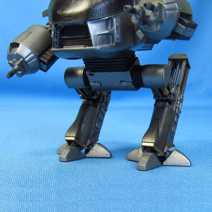 Fighting robot D-209 Scale 1:35 Metallic Details MDR3522