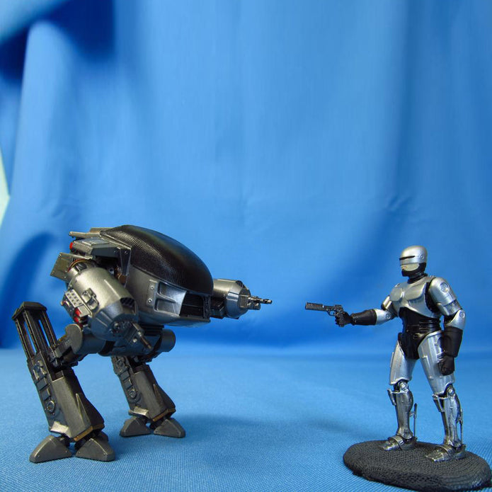 Fighting robot D-209 Scale 1:35 Metallic Details MDR3522