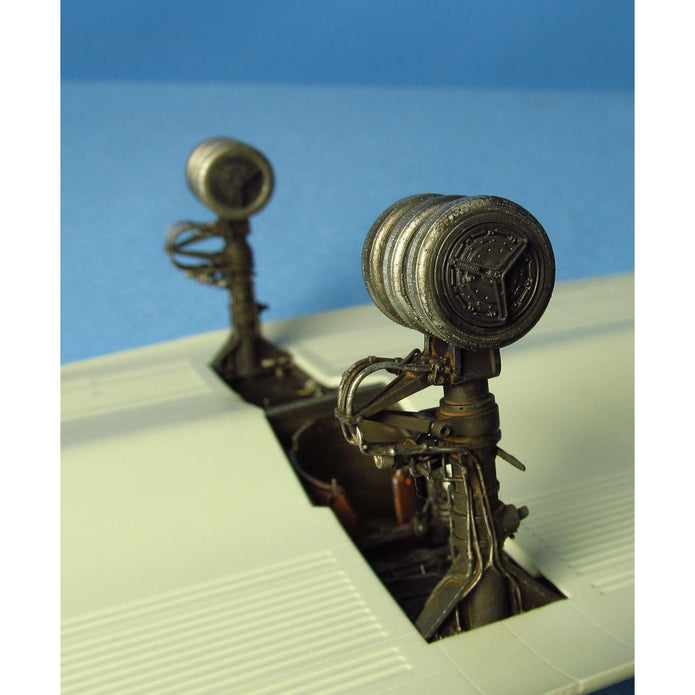 Lockheed SR-71 Blackbird, Landing Gears, Wheel Bays, Wheels (for Revell) Scale 1:48 Metallic Details MDR48138