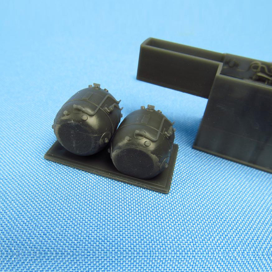 Lockheed SR-71 Blackbird, Landing Gears, Wheel Bays, Wheels (for Revell) Scale 1:48 Metallic Details MDR48138