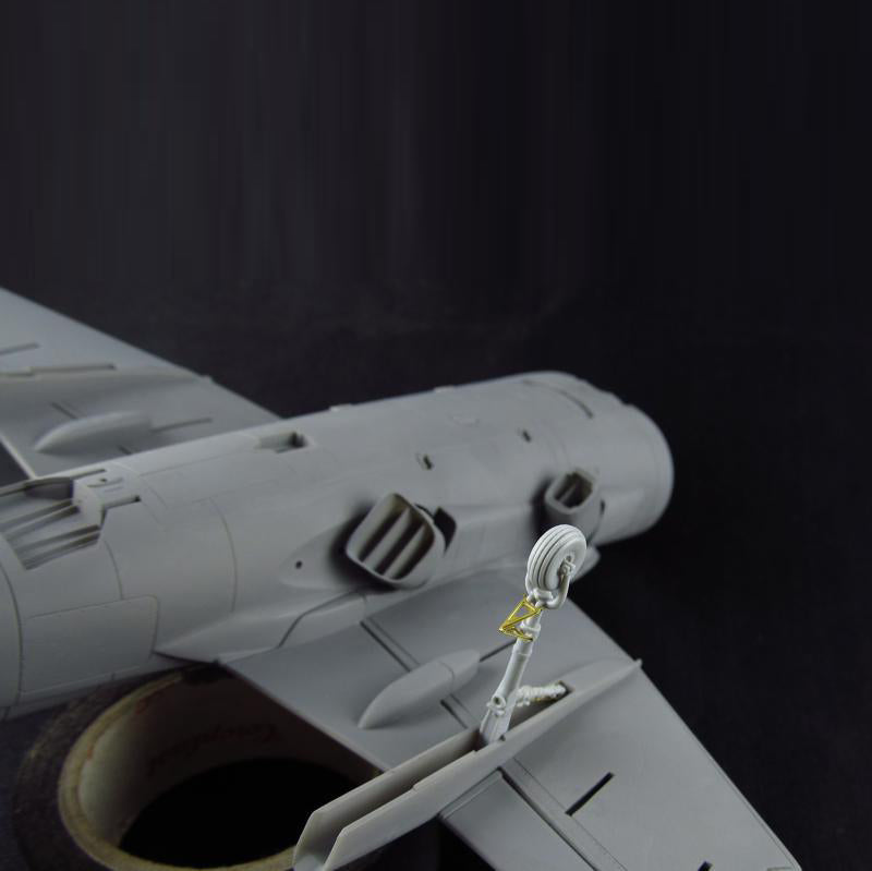 BAe Harrier GR7/GR9. Swiveling Nozzles and outrigger Wheels Scale 1:48 Metallic Details MDR4816