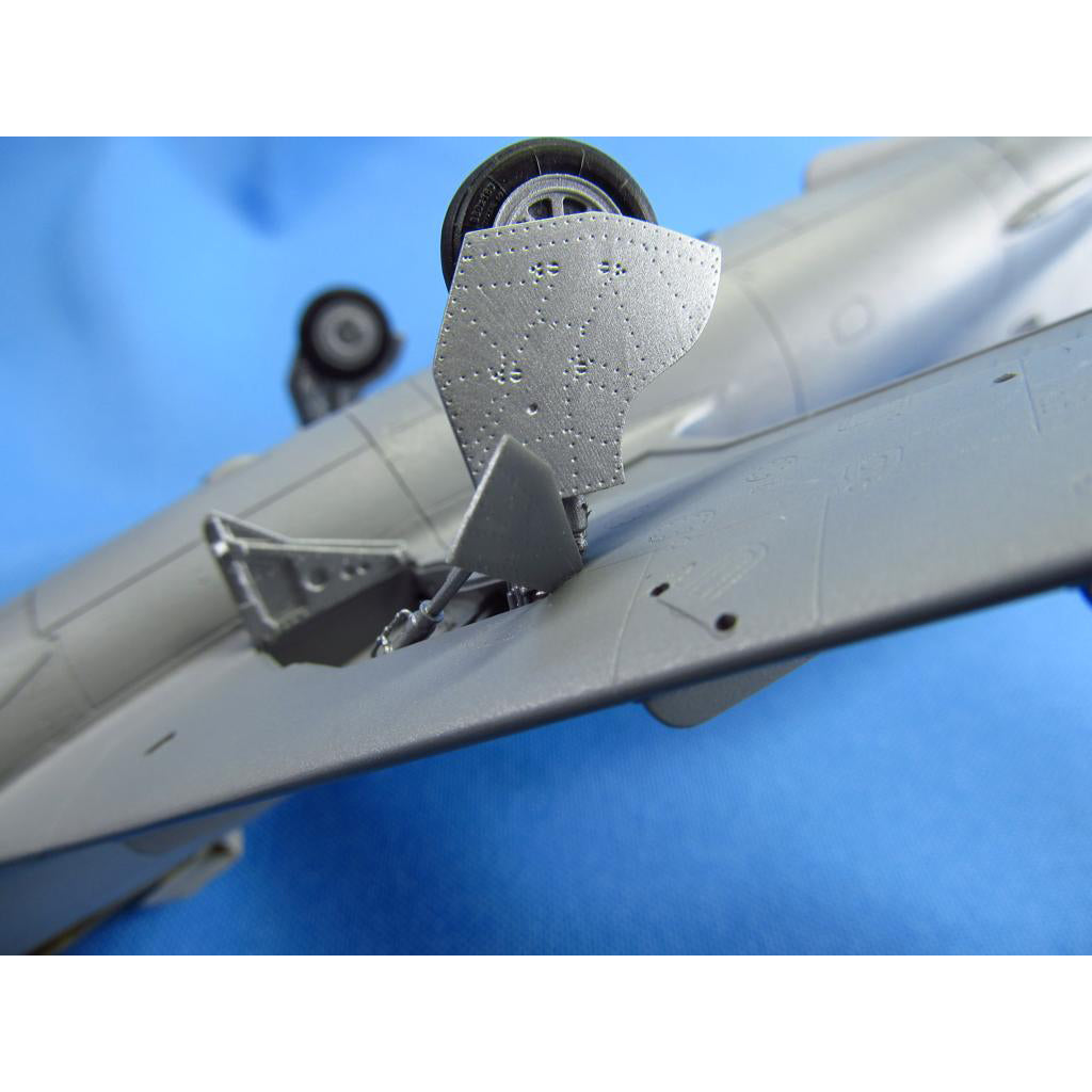 MiG-17, Landing Gears, Wheels (for HobbyBoss) Scale 1:48 Metallic Details MDR48181