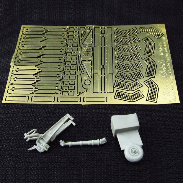 Helicopter AH-64 Apache. Longbow Tail Support Scale 1:48 Metallic Details MDR4818