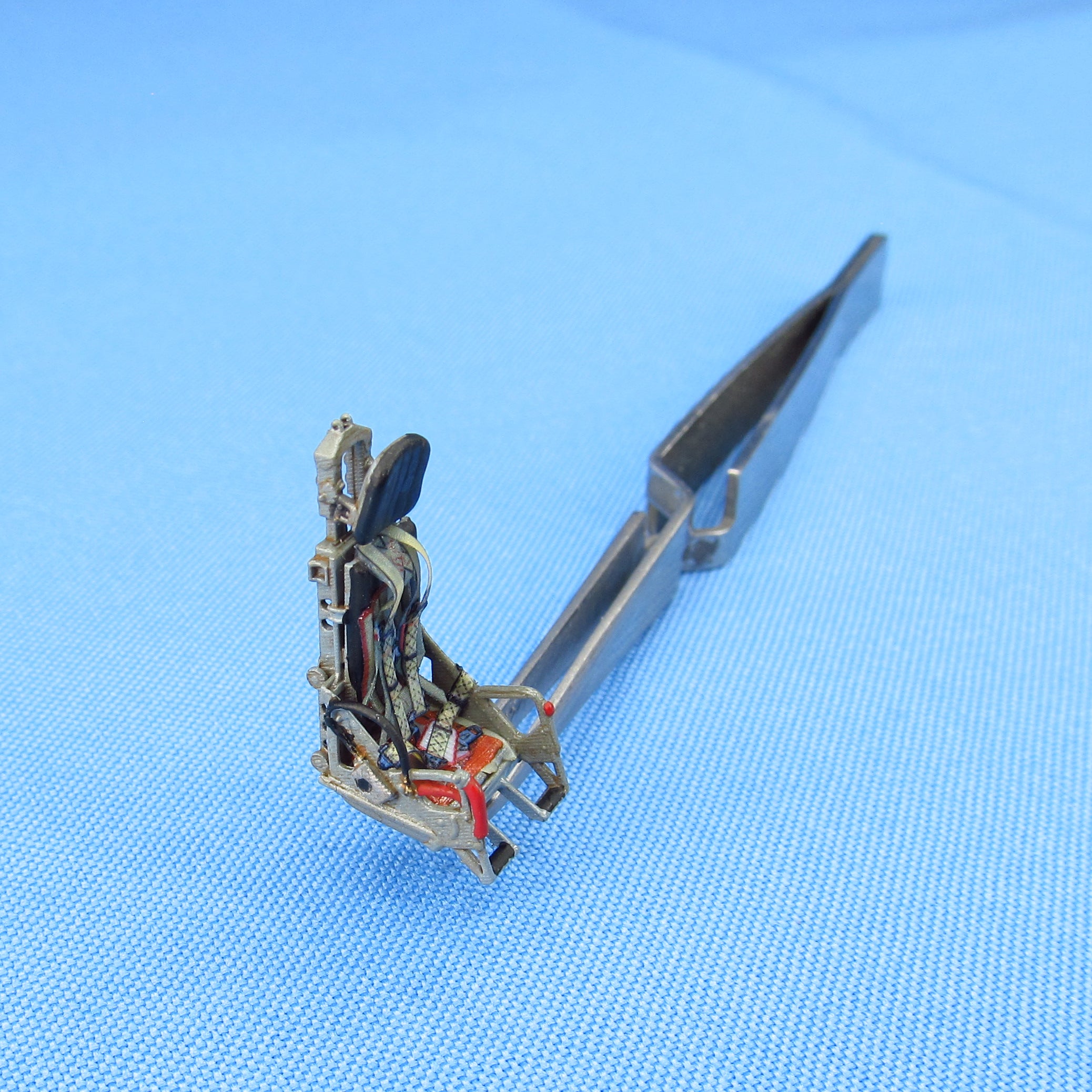 Ejection Seat KK-1 for Aircraft Model Kit MiG-15, L-29 and early MiG-17 (3D-Printed) Scale 1:48 Metallic Details MDR48233