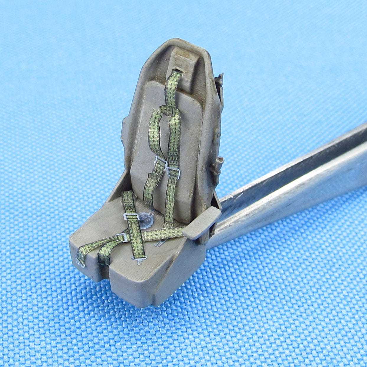 Bell Boeing V-22 Osprey, 3D-printed parts and Color Printing for Detailing of Cockpit Interior Elements and 2 Pilot Seats (for HobbyBoss) Scale 1:48 Metallic Details MDR48237