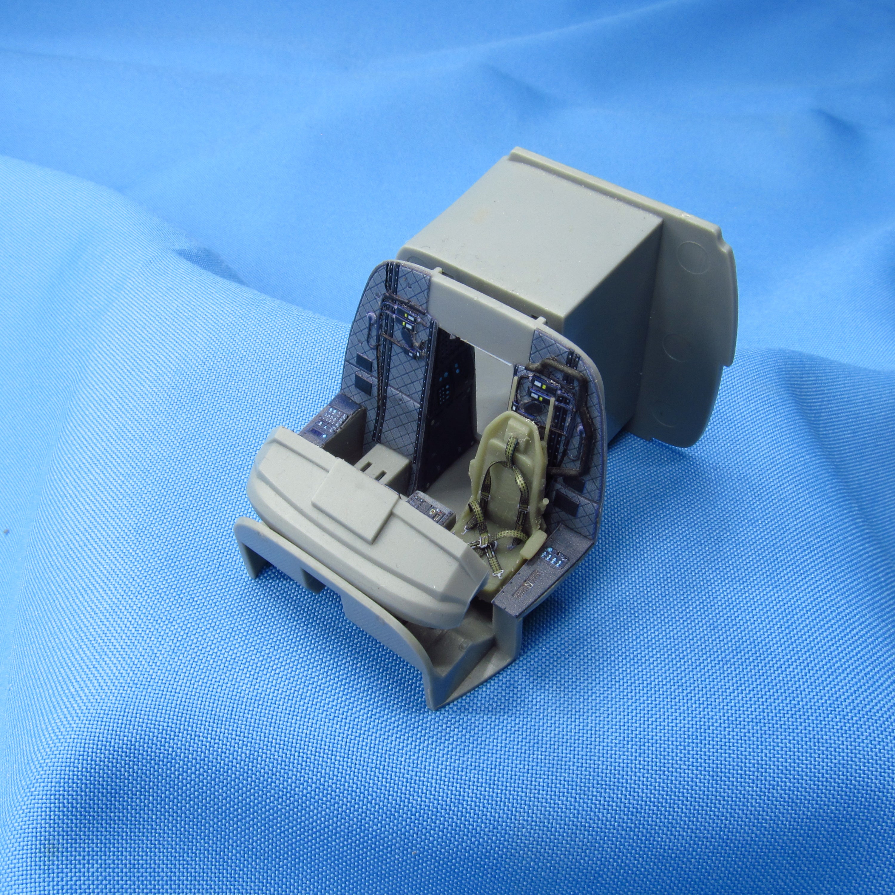 Bell Boeing V-22 Osprey, 3D-printed parts and Color Printing for Detailing of Cockpit Interior Elements and 2 Pilot Seats (for HobbyBoss) Scale 1:48 Metallic Details MDR48237